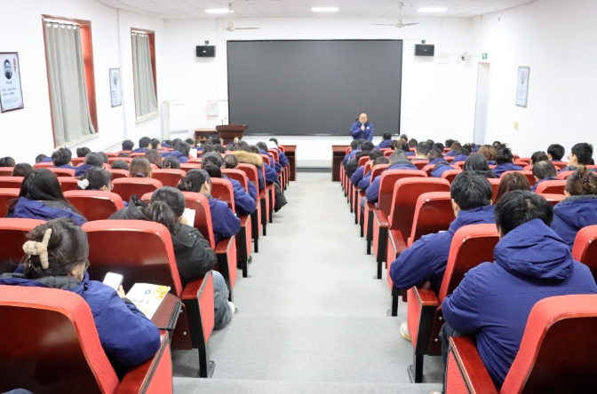 济南应用技术职业中等专业学校期末考试:严谨规范展风貌,技能实操显真功