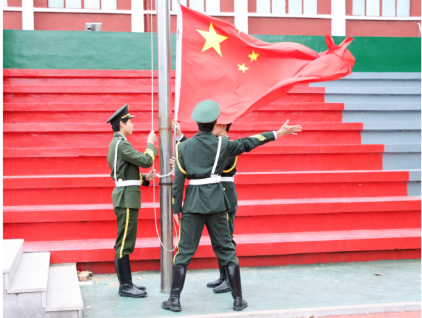 国旗引路 笃志前行丨 “严守校规校纪,筑牢规则意识” 主题升旗仪式圆满举行